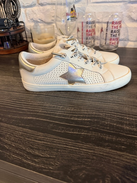 Vintage Havana Shoes - Vintage Havana White Sneakers with Metallic Star Accent